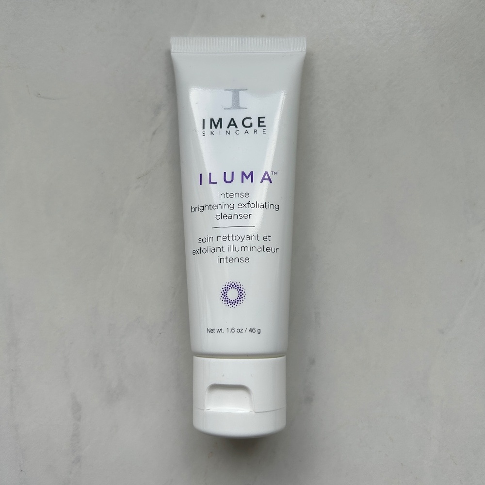 ILUMA intense brightening exfoliating cleanser (travel-size)